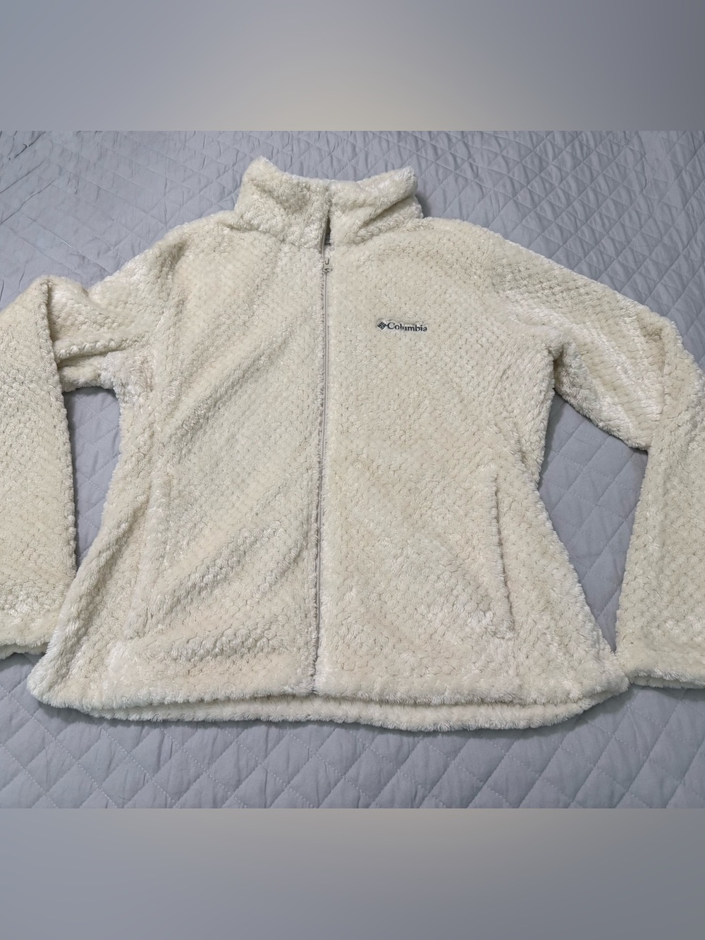 Columbia Women’s Cream Teddy Sherpa Zip Jacket